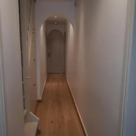 Ageliki Kalogera Lägenhet *
