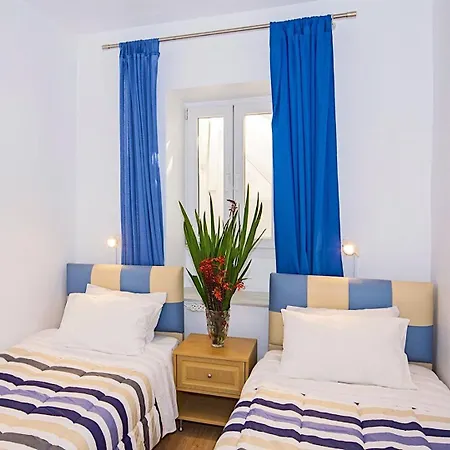 Apartament Ageliki Kalogera *